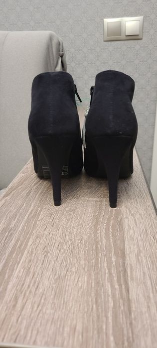 Ботинки, ботильоны Benetton р.37