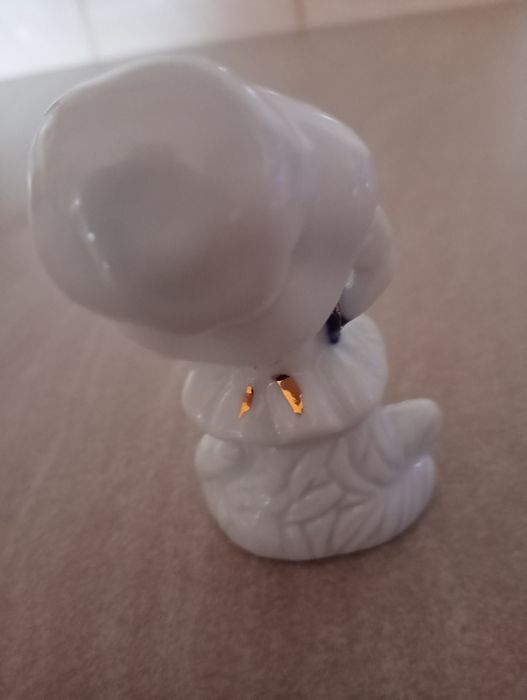 Porcelanowa figurka Lalka