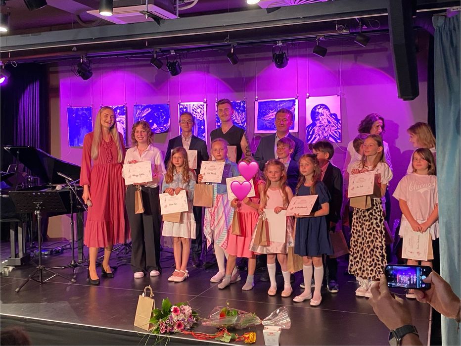 Lekcje gry na pianinie, ukulele, gitarze, śpiewu