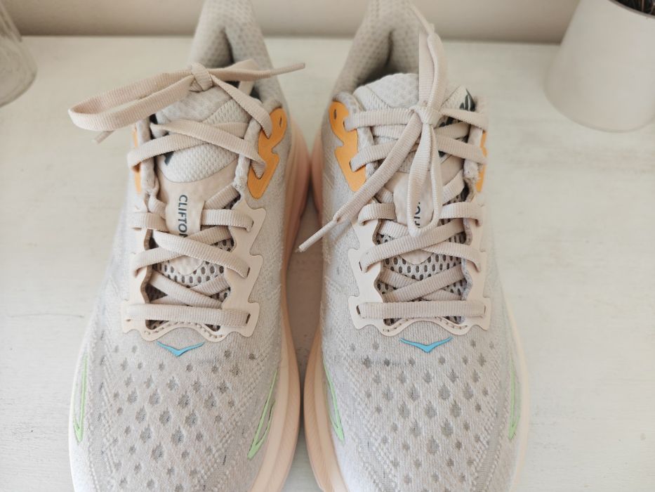 Hoka clifton 9 жіночі кросівки