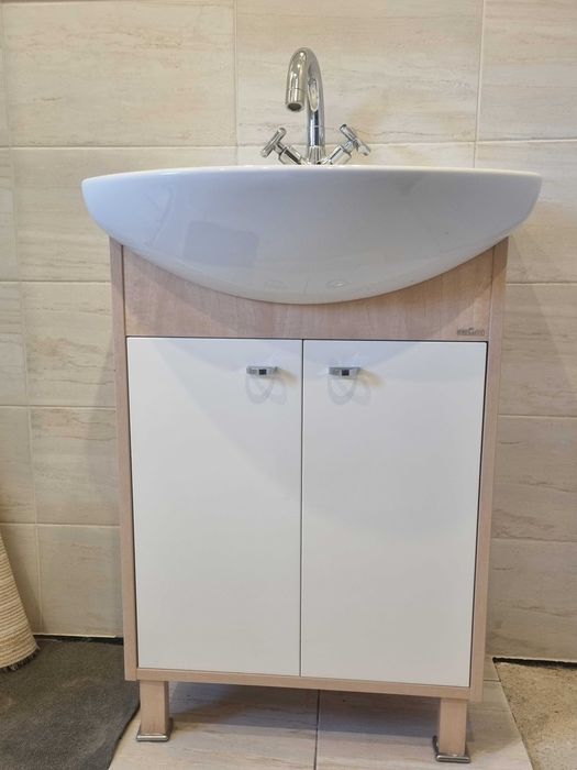 Szafka łazienkowa Cersanit z umywalką 60 Libra, baterią i lustro
