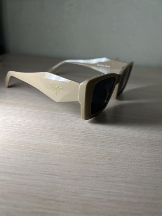 Окуляри prada.