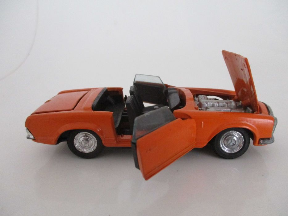 Carros miniatura da escala