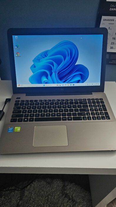 Laptop ASUS F555L