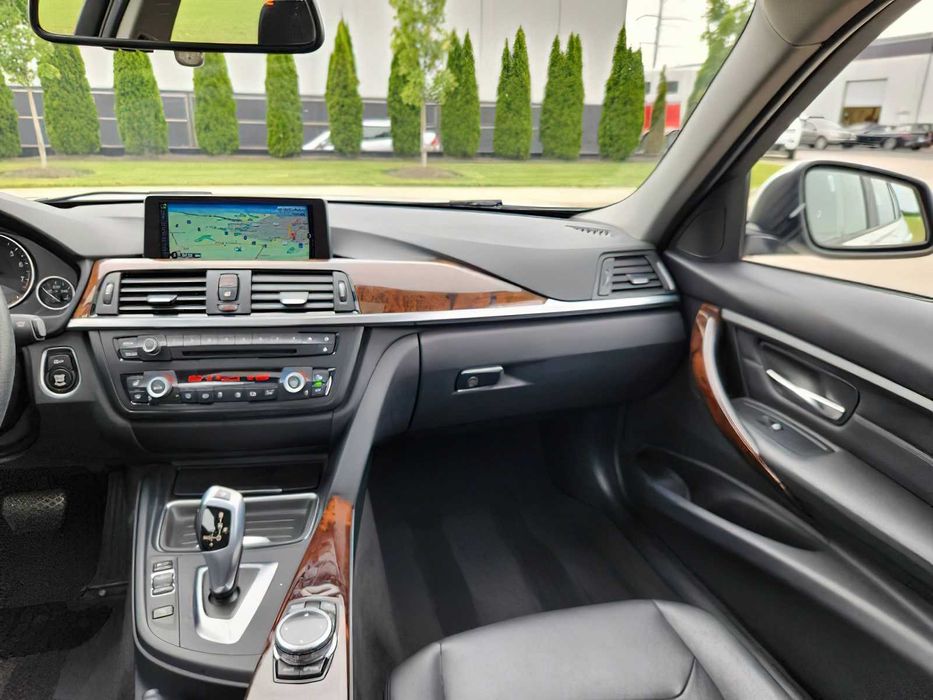 BMW 3 Series 328i xDrive      2014