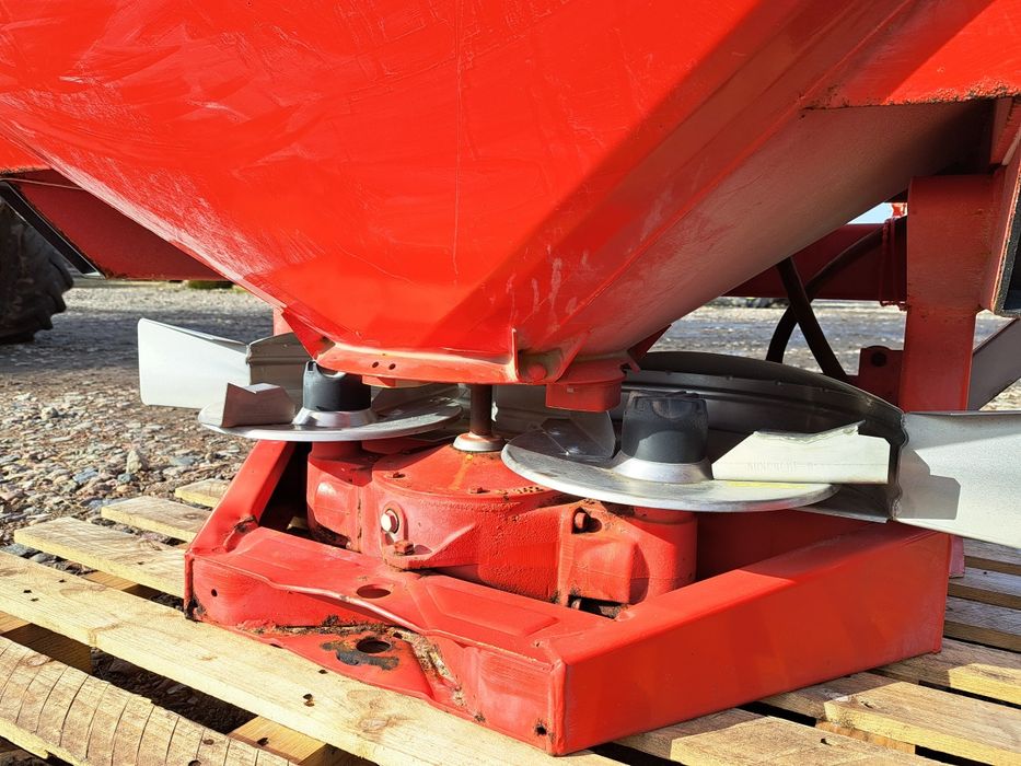 Jak NoWy rozsiewacz RAUCH Zsb mds 901 zam z Niemiec