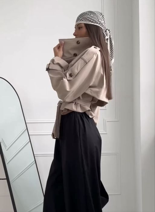 Укорочений жіночий тренч на підкладці