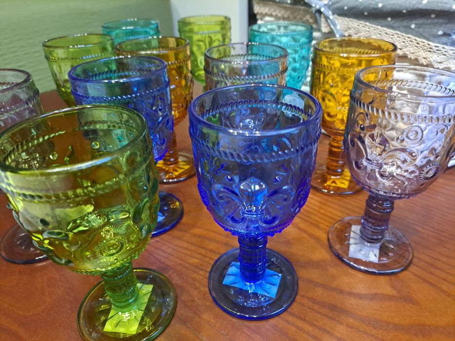 Набор бокалов в корзине
