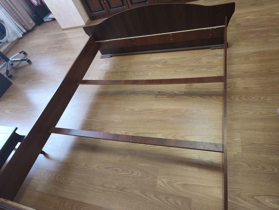 Двоспальне ліжко