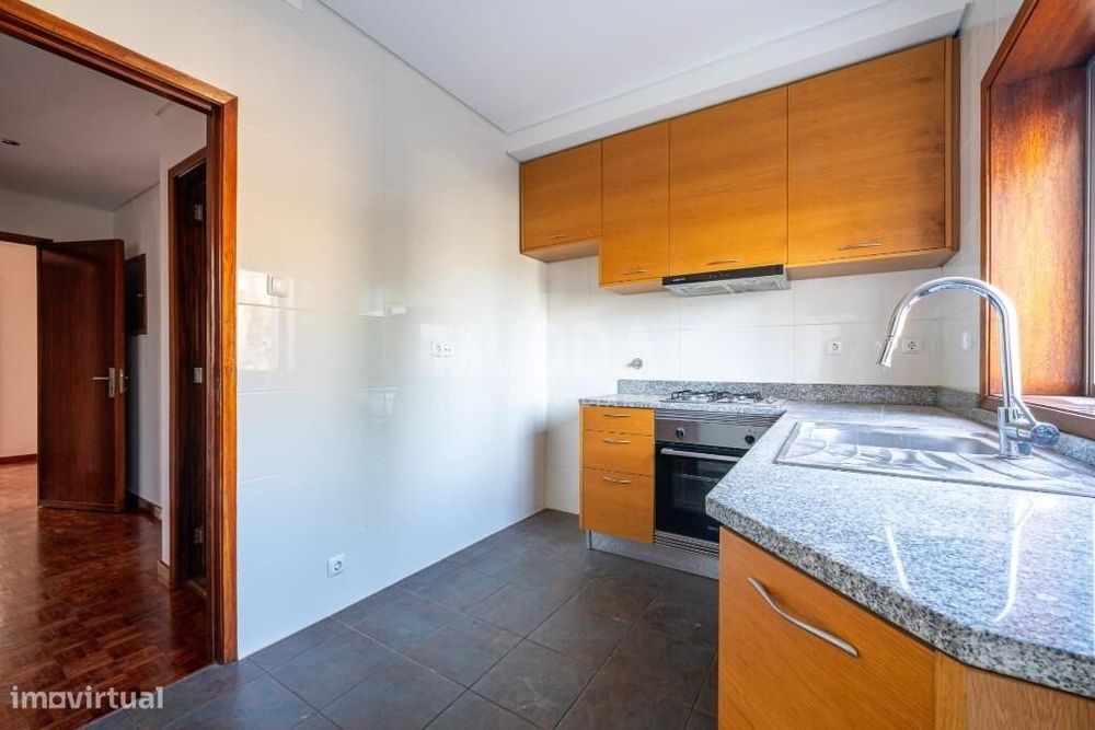 T4 com garagem | Habitação Própria ou Investimento  | Localização Prem