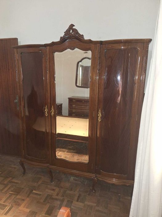 Mobília de Quarto de Casal (Cerejeira)