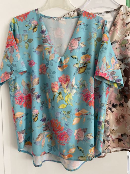 OKAZJA ! Bluzki dwie - jedna  cena /44