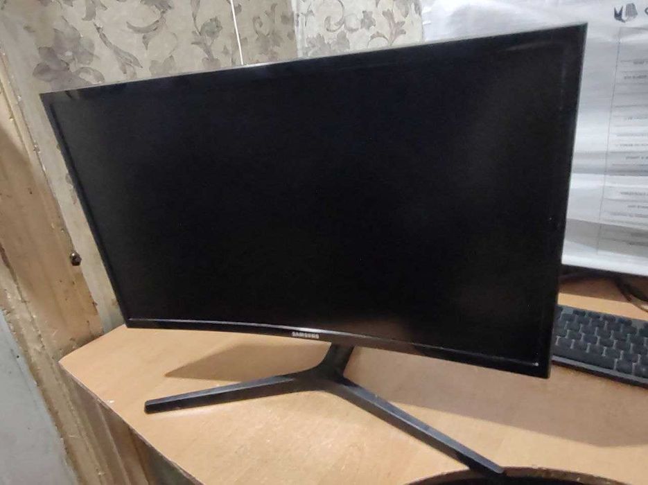 Монітор 23.6" Samsung Gaming C24RG50