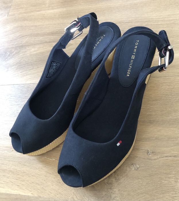 TOMMY HILFIGER R.37 sandały, koturn, super buty