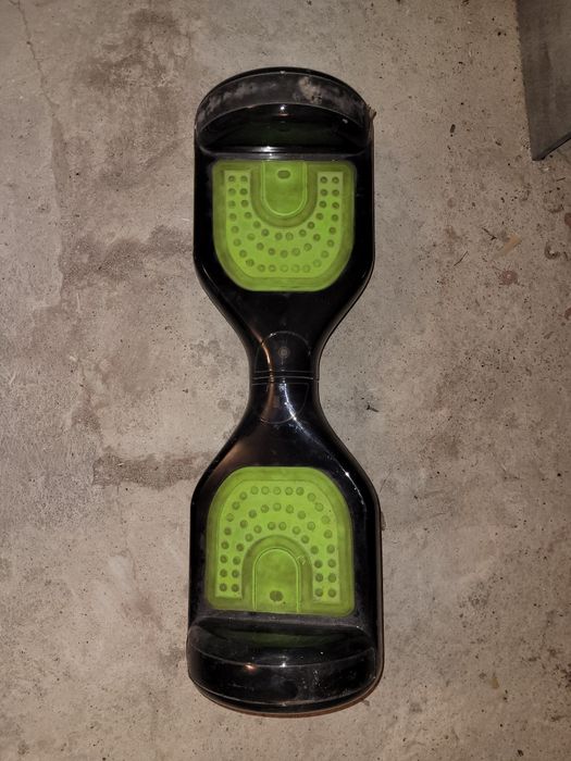 Deskorolka elektryczna.