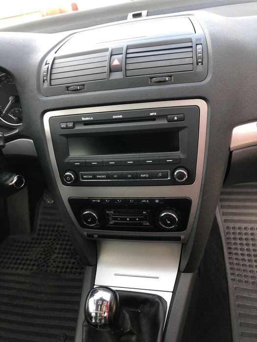 Магнітоли Columbus, Bolero, Swing для Skoda Octavia A5 A7 Passat B6 B7 B8