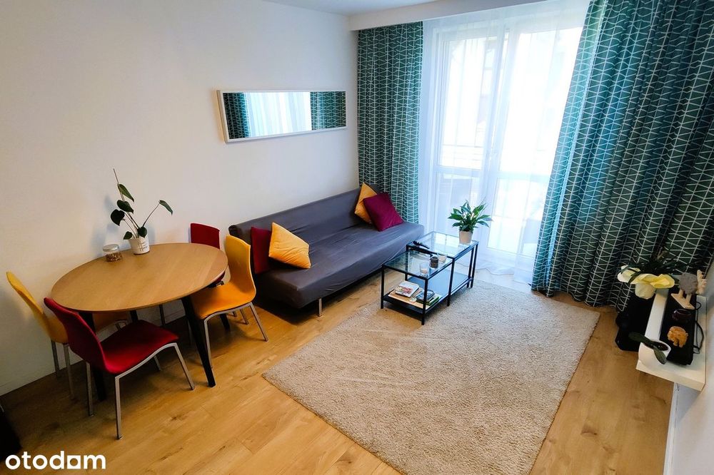 Jasny, dwupoziomowy apartament z miejscem postojowym – Wieliczka