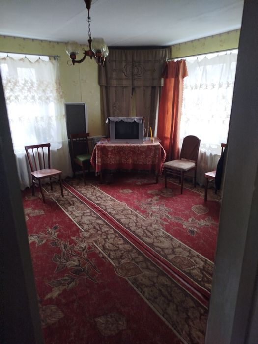 Продам будинок на два поверхи