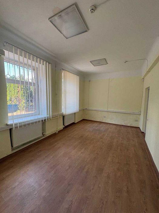 Оренда приміщення 160 м2 в Бізнес Центрі з власним входом