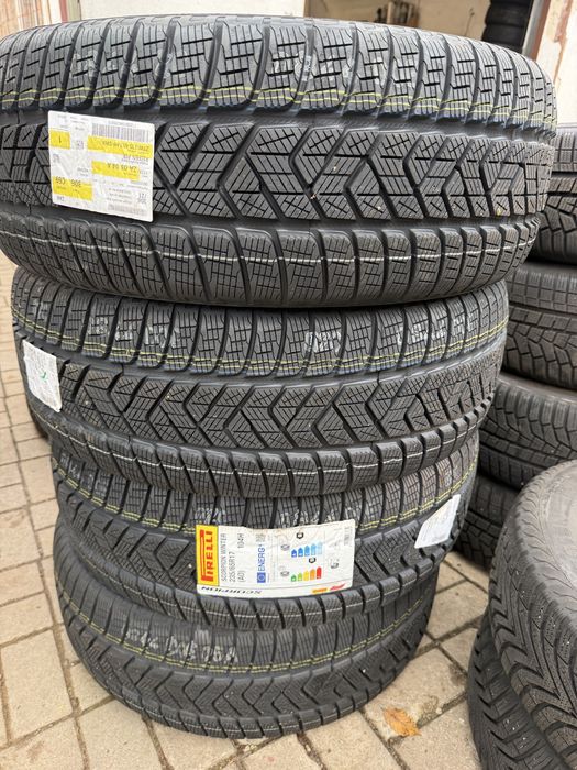 4x 235/65/17 Pirelli Scorpon Winter 2024r - Nowe