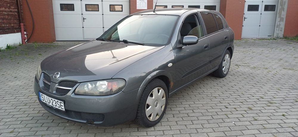 Nissan Almera