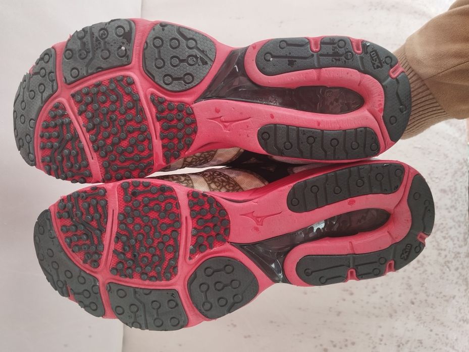 Мужские беговые кроссовки Mizuno Wave Sayonara 2 44.5 размер