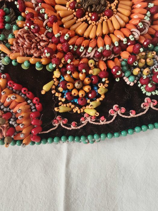 Zara mala com missangas e bordados