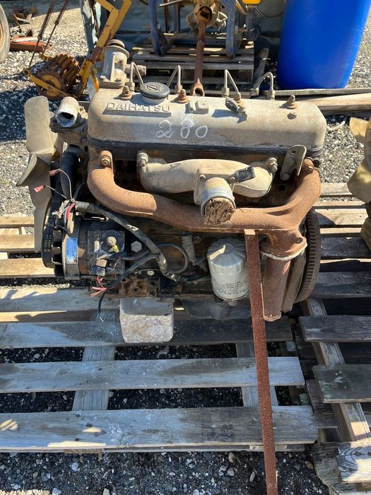 2 Motores Daihatsu Completos para Jipe Portaro (vende se o conjunto)