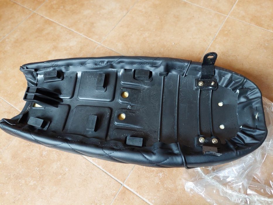 MUTT FAT SABATH 125CC  Banco e espelhos