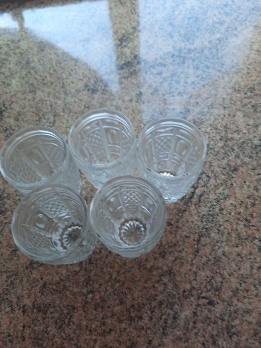 Кришталеві стаканчики