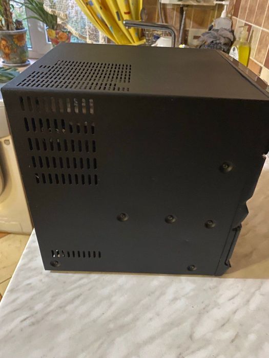 Музичний центр на диски і касети