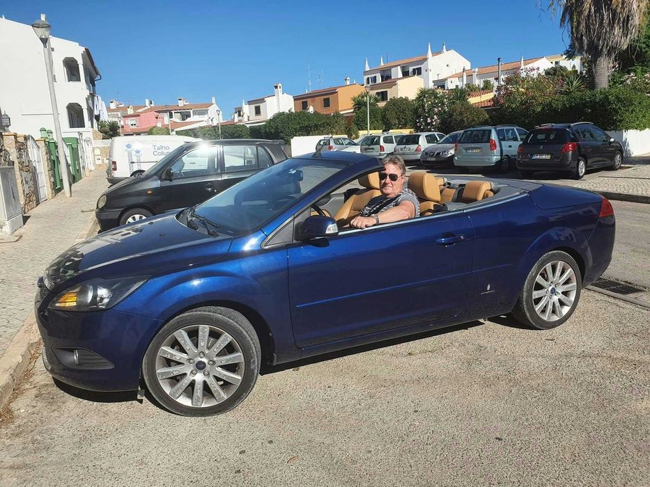 Drivable Ford Focus Cabriolet Repair object