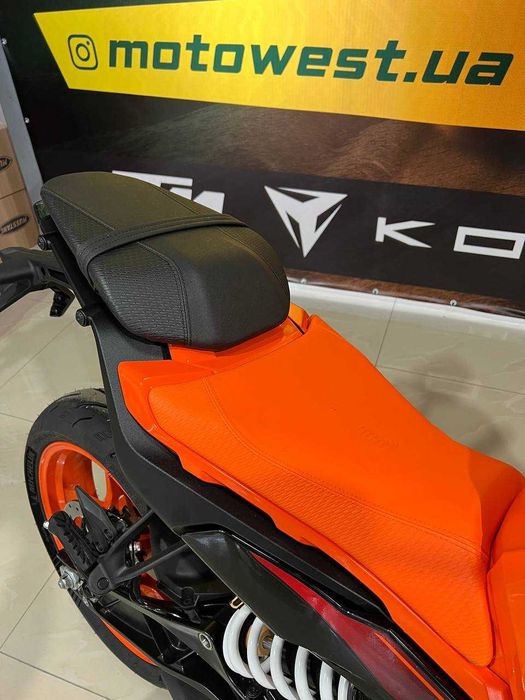 Мотоцикл KTM DUKE 390 2024 оранж