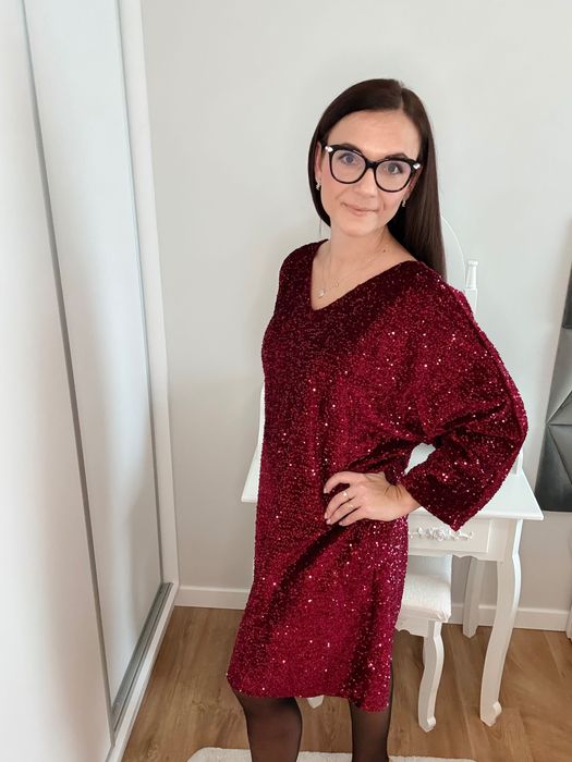 Cekinowa sukienka welurowa