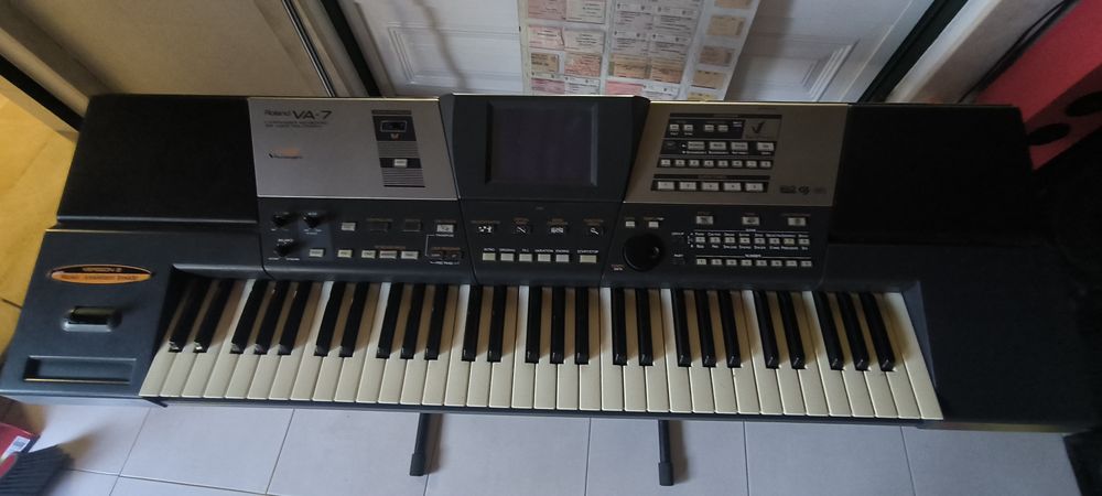 Órgão Roland VA-7