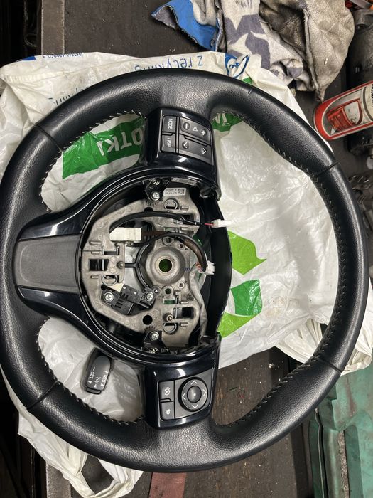 Kierownica toyota yaris 3 + tempomat