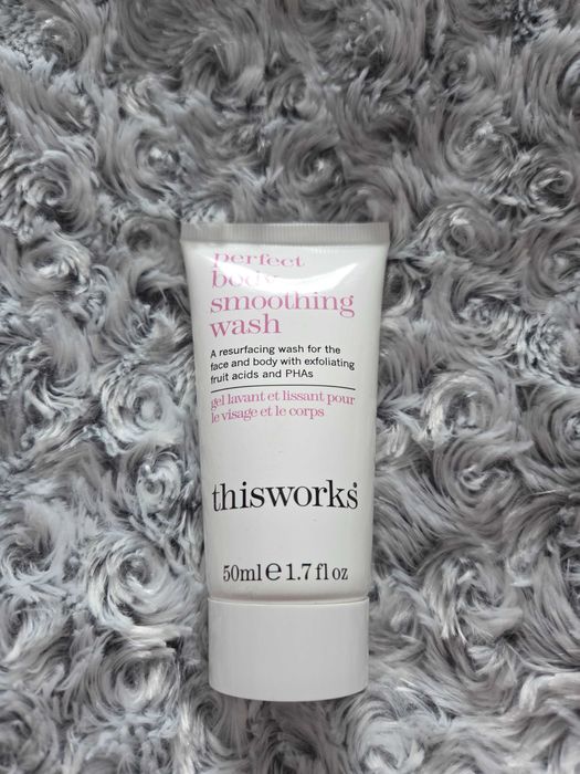 Żel do mycia ciała twarzy Perfect Body Smoothing Wash This Works 50 ml