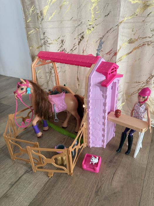 Stajnia Barbie Mattel