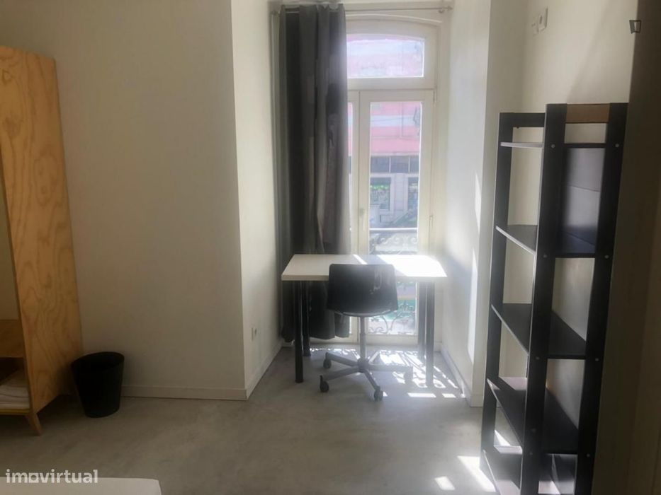 Quarto - localizado em Intendente Lisbon