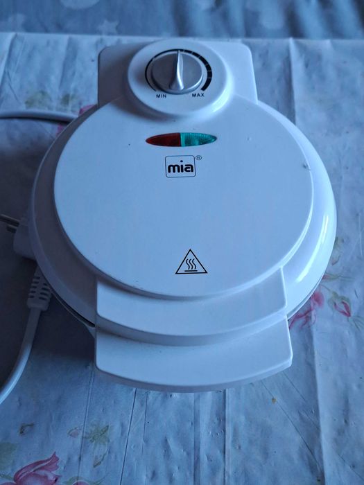 Німецька вафельниця Ambiano.