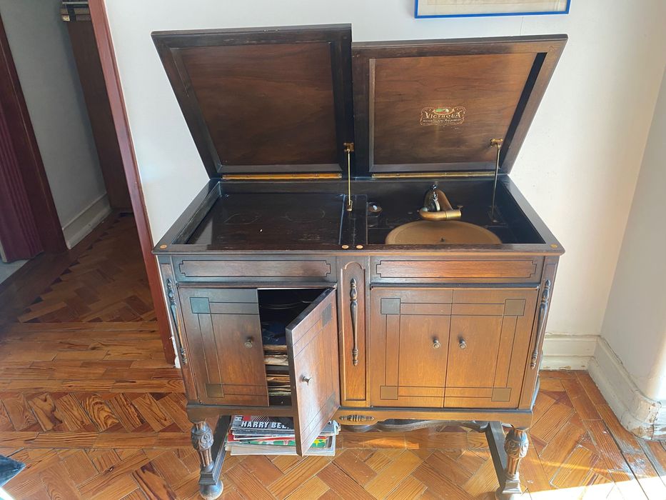 Grafenola de marca Victrola