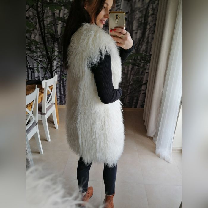 Piękna biała futrzana kamizelka Długa Zara 36s