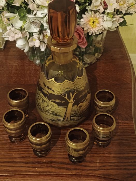 Продам вінтажний набор для лікеру