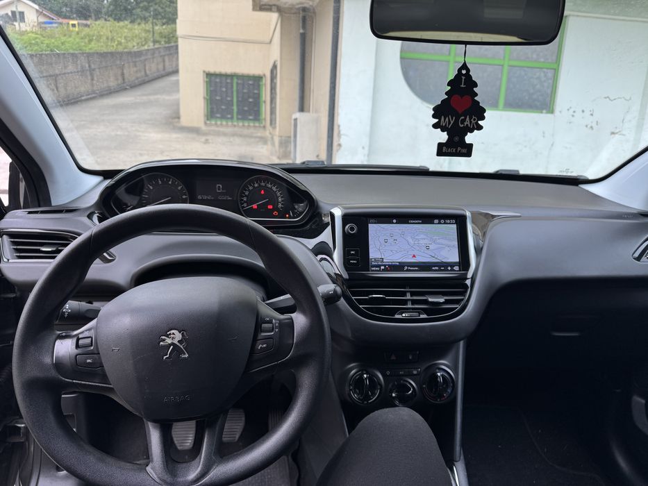 Peugeot 208 1.2 gasolina