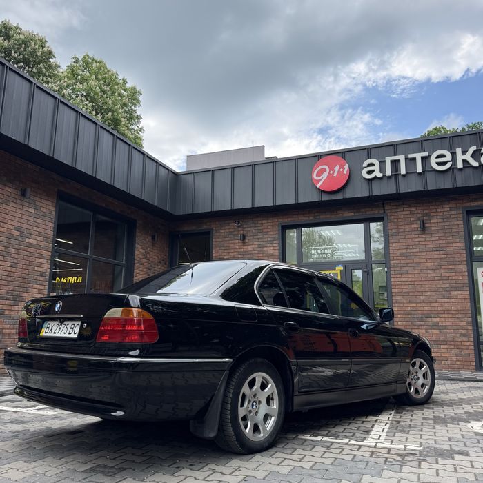 BMW e38 1994 3.0 m60