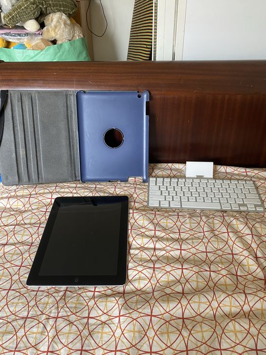 Ipad com capa e teclado