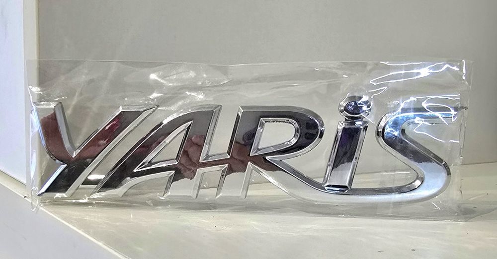 Autocolante Yaris Novo