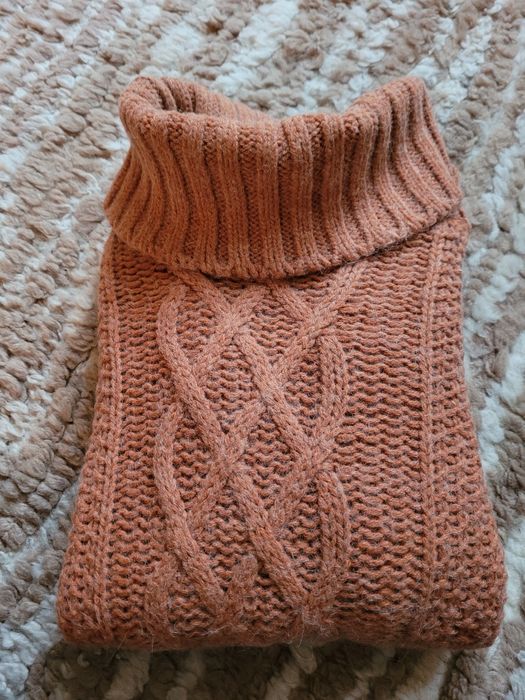 Sweter damski z golfem Yessica S