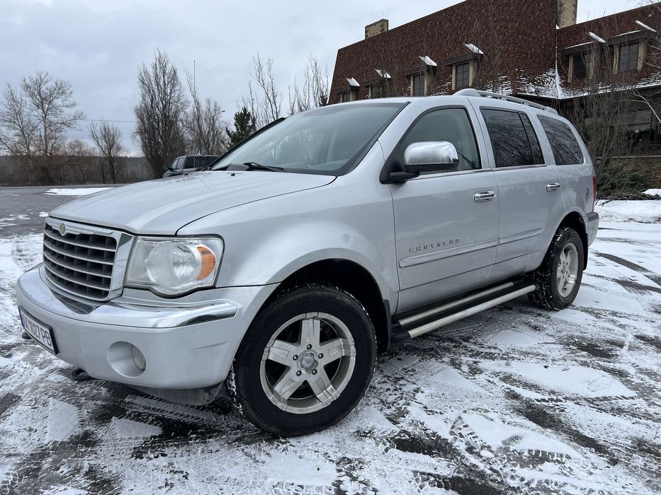 Chrysler Aspen рамный полный привод 8мест