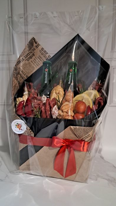 Вкусный конверт с колбасками, сыром и круасанами